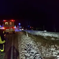 einsatz_2020-01-04_vu_uberschlagener_pkw_kreuzung_b11-reg8_03.jpg