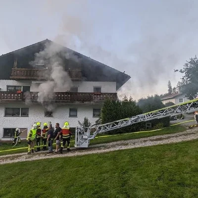 Einsatz_2023-09-15_Wohnungsbrand_Lehen_01.jpeg