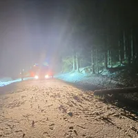 Einsatz_2023-03-11_Baum auf Fahrbahn_Lindbergmühle-REG8_01.jpg