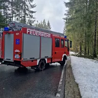 einsatz_2022-02-17_baum_auf_fahrbahn_lindbergmuhle-reg8_01.jpg